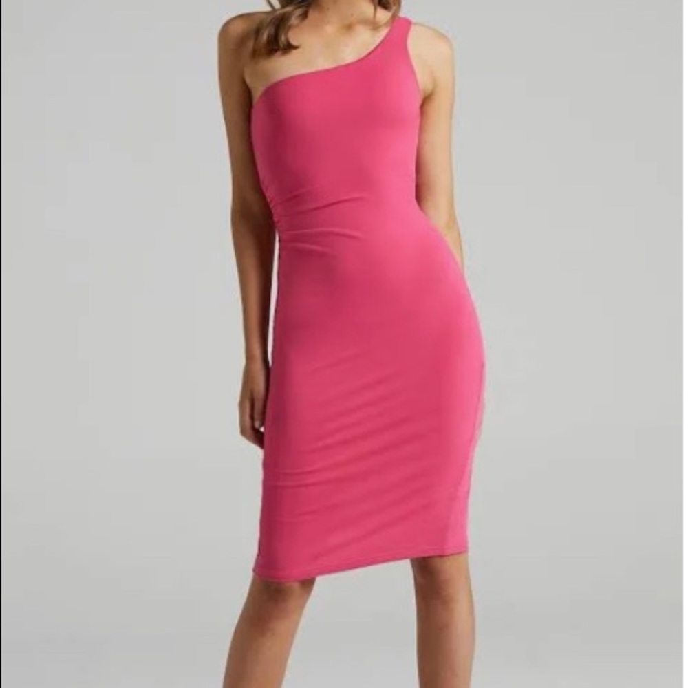 Showpo one shoulder hot pink midi dress Size 0 worn once to a wedding